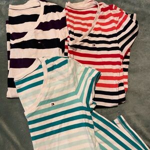 3 Tommy Hilfiger size medium’s v neck